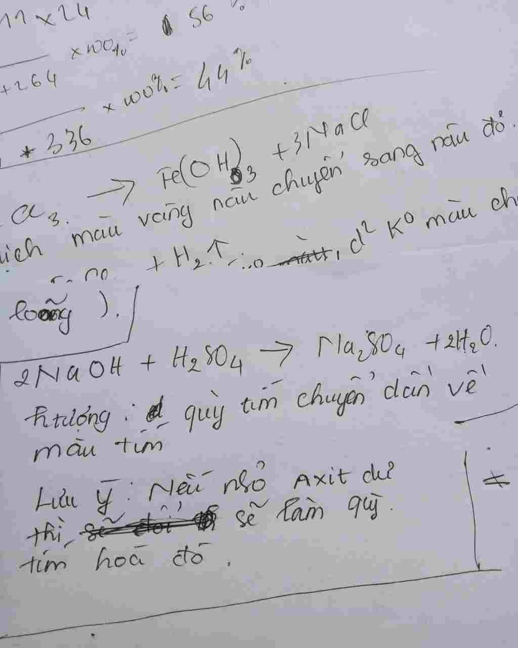 hoa-hoc-lop-9-cho-mot-mau-quy-tim-vao-coc-dung-dung-dich-naoh-quy-tim-chuyen-sang-mau-anh-sau-do