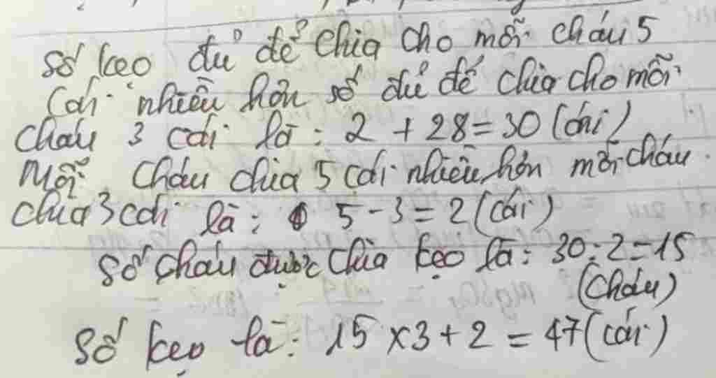 toan-lop-5-co-giao-chia-keo-cho-hs-neu-moi-chau-3-cai-thi-thua-2-cai-neu-moi-chau-neu-moi-chau-5