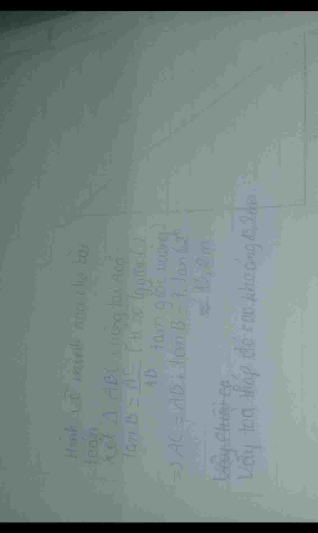 toan-lop-9-1-mot-ban-hoc-sinh-quan-sat-mot-toa-thap-trong-chua-but-thap-bac-ninh-va-do-duoc-bong