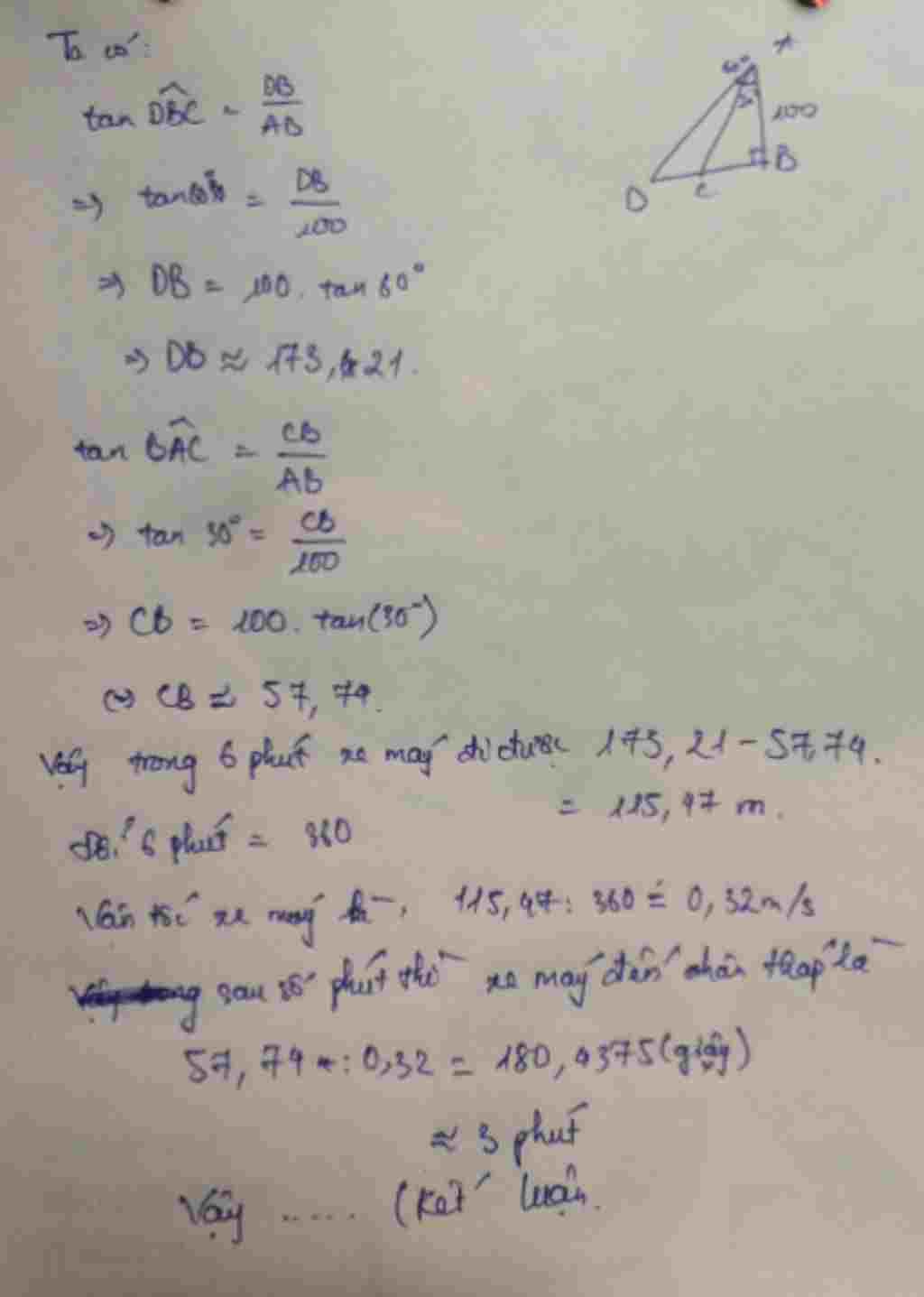 toan-lop-9-k-chep-mang-nha-mot-nguoi-dang-o-tren-mot-cai-thap-co-chieu-cao-h-100-m-nhin-uong-mot